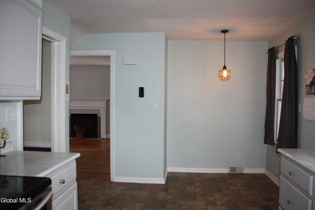 35 Pine Street, Glenville, NY 12302