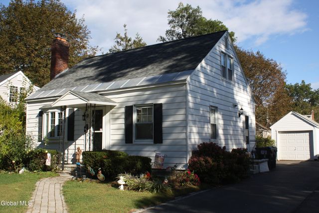 35 Pine Street, Glenville, NY 12302