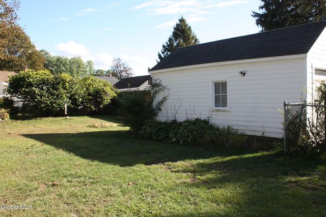 35 Pine Street, Glenville, NY 12302