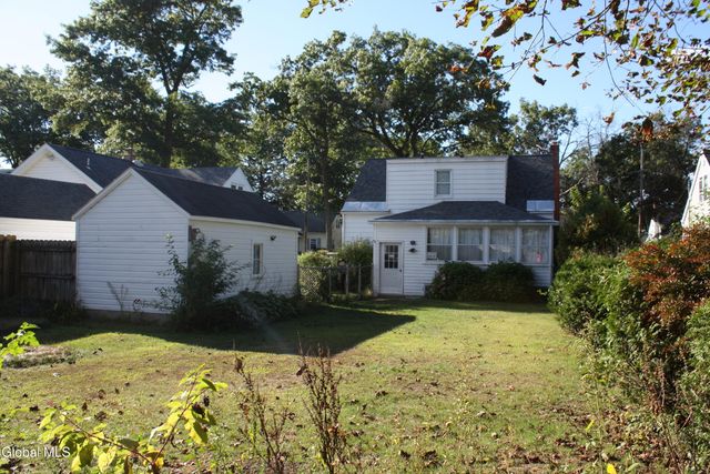 35 Pine Street, Glenville, NY 12302