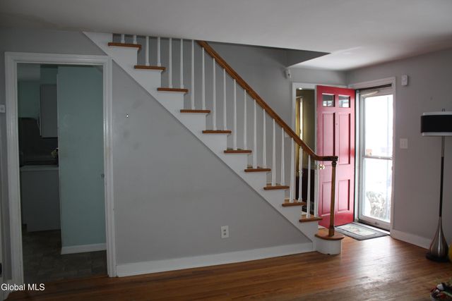 35 Pine Street, Glenville, NY 12302