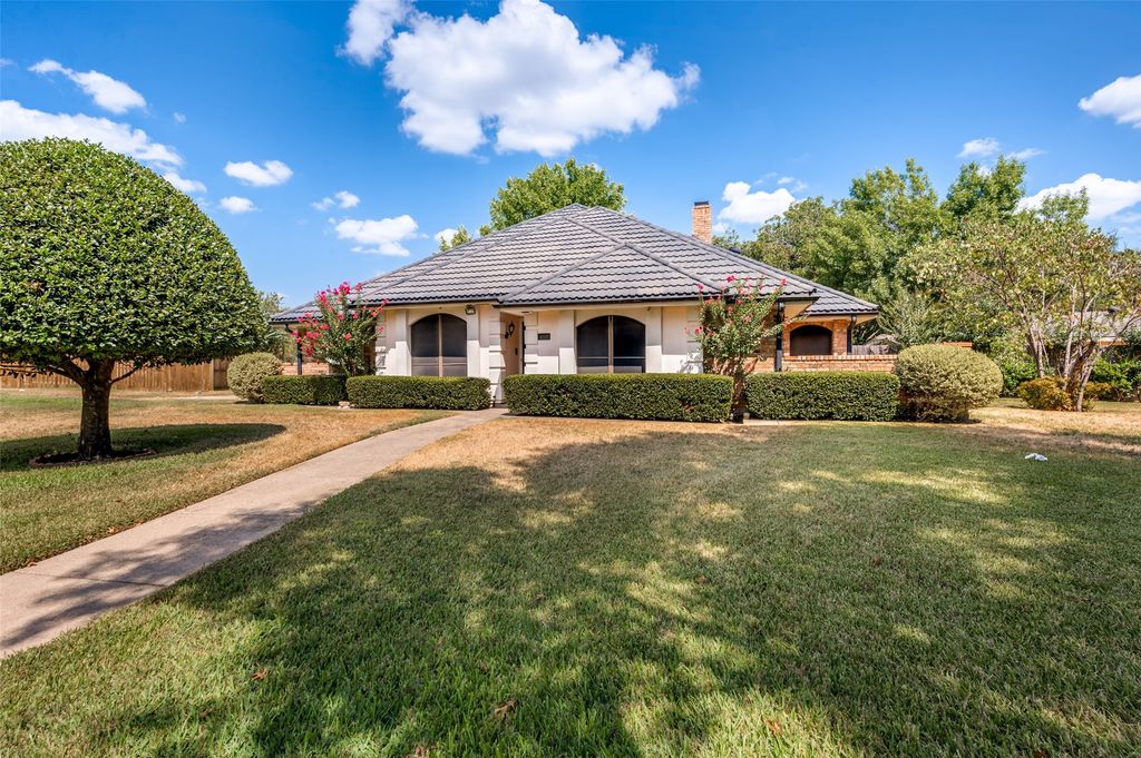 902 Kings Court, Duncanville, TX 75137 — exterior