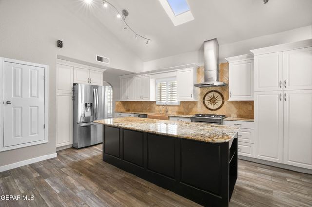 852 Via Descanso Drive, El Paso, TX 79912