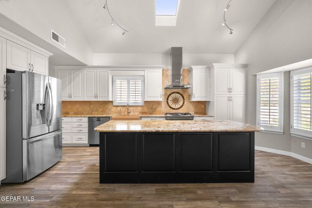 852 Via Descanso Drive, El Paso, TX 79912