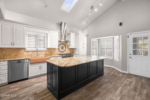 852 Via Descanso Drive, El Paso, TX 79912