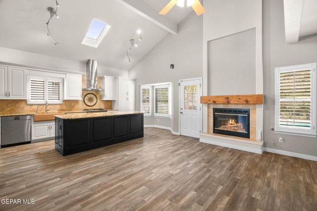 852 Via Descanso Drive, El Paso, TX 79912