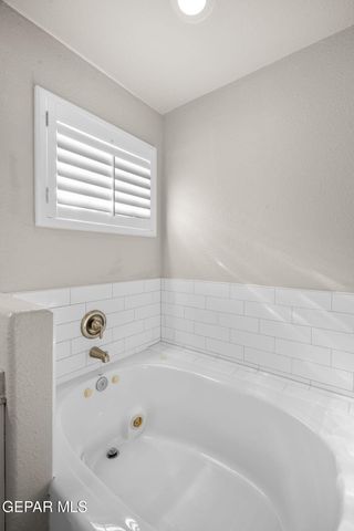 852 Via Descanso Drive, El Paso, TX 79912