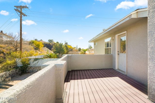 852 Via Descanso Drive, El Paso, TX 79912