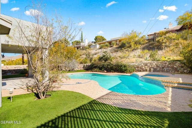 852 Via Descanso Drive, El Paso, TX 79912