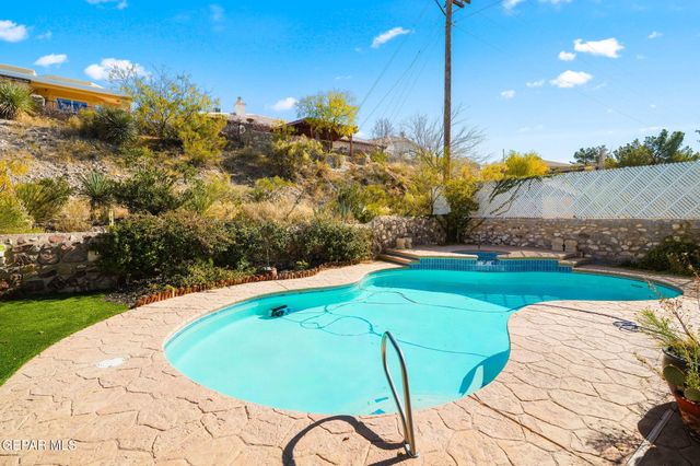 852 Via Descanso Drive, El Paso, TX 79912