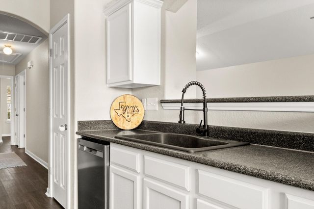 420 Roadrunner Ave, New Braunfels, TX 78130