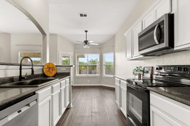 420 Roadrunner Ave, New Braunfels, TX 78130