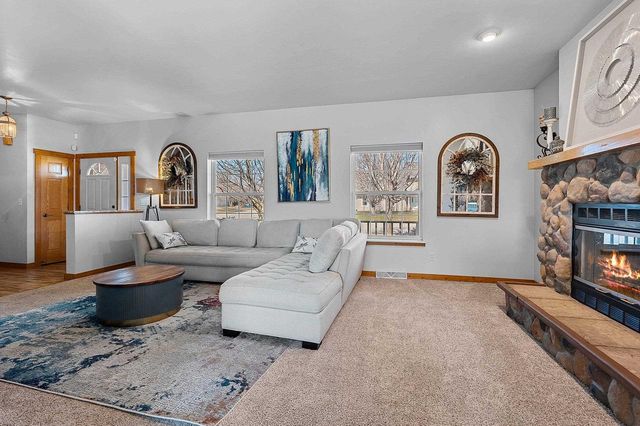515 WINDING WATERS WAY, De Pere, WI 54115