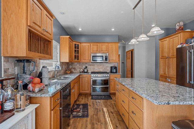 515 WINDING WATERS WAY, De Pere, WI 54115
