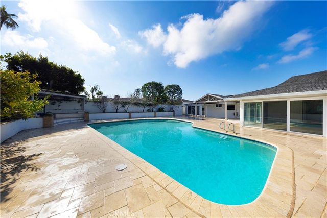 1820 Tahuna, Corona Del Mar, CA 92625