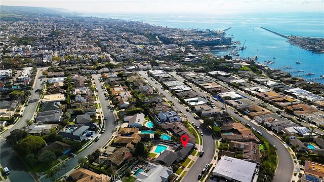 1820 Tahuna, Corona Del Mar, CA 92625