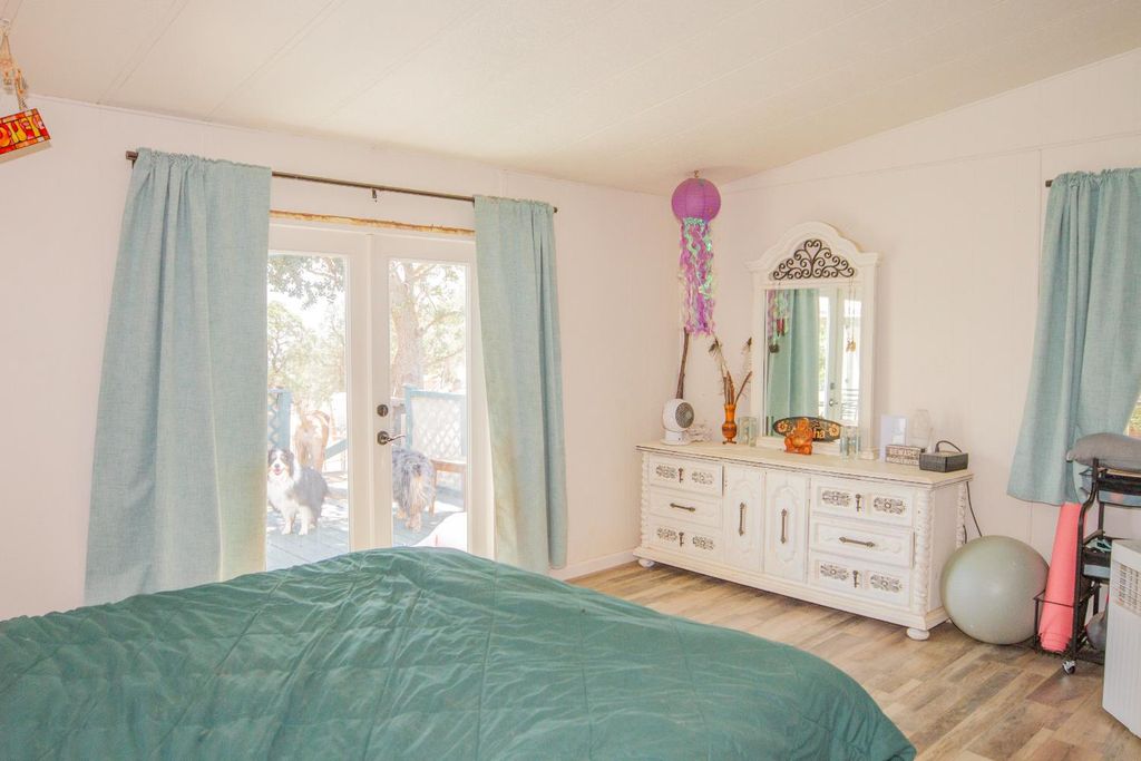 Image 17 of property listing at 35032 George Smith Road, Yokuts Valley, CA 93675