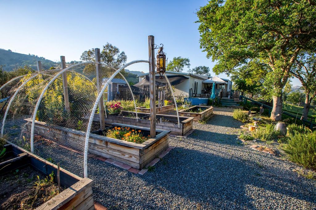 Image 28 of property listing at 35032 George Smith Road, Yokuts Valley, CA 93675