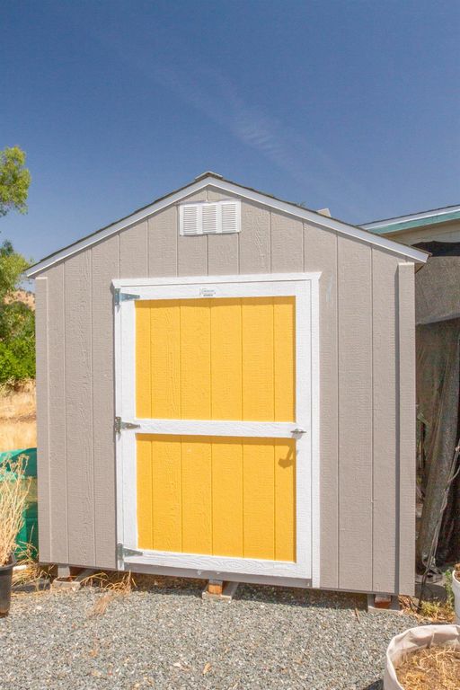 Image 29 of property listing at 35032 George Smith Road, Yokuts Valley, CA 93675