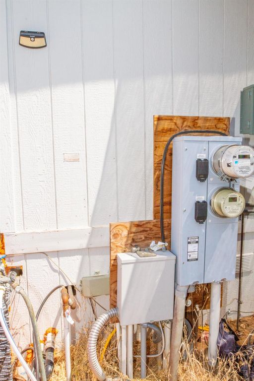 Image 40 of property listing at 35032 George Smith Road, Yokuts Valley, CA 93675