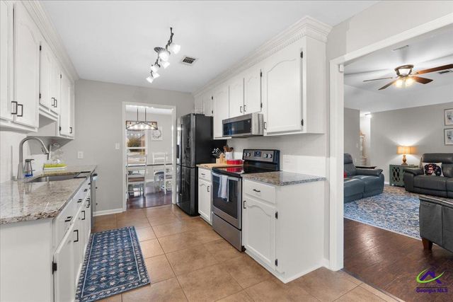 102 Westfield Drive, Warner Robins, GA 31093