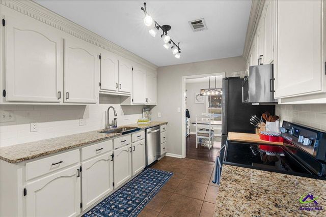 102 Westfield Drive, Warner Robins, GA 31093