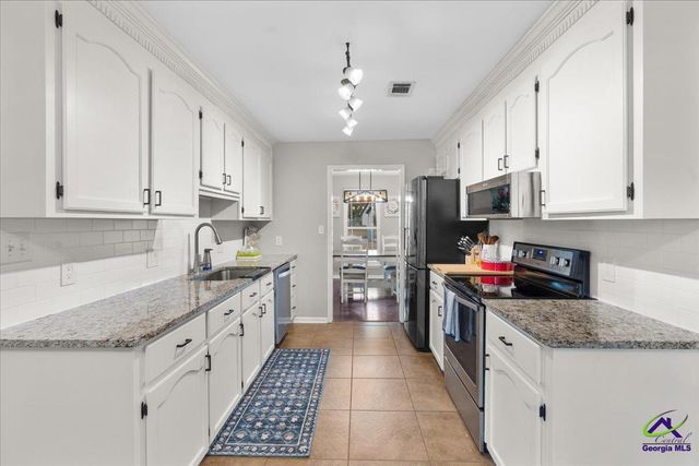 102 Westfield Drive, Warner Robins, GA 31093