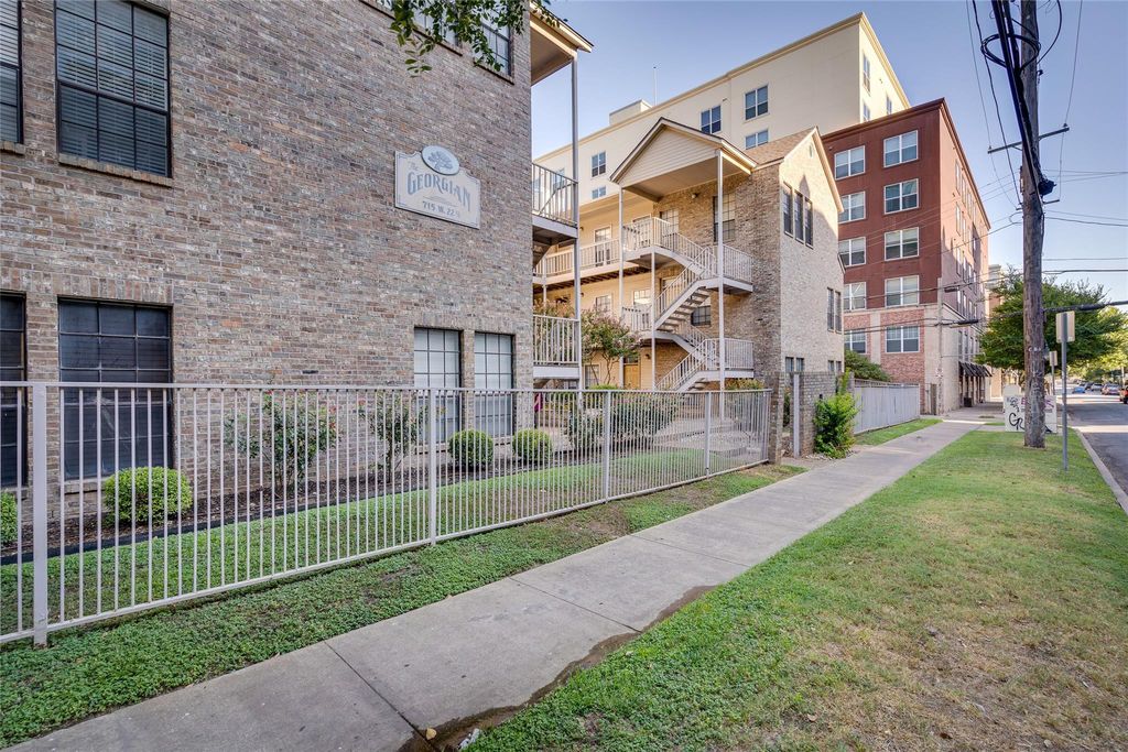 715 W 22 1/2 ST 205, Austin, TX 78705