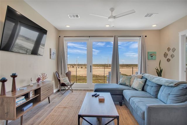 630 Center Square W 303, Port Aransas, TX 78373