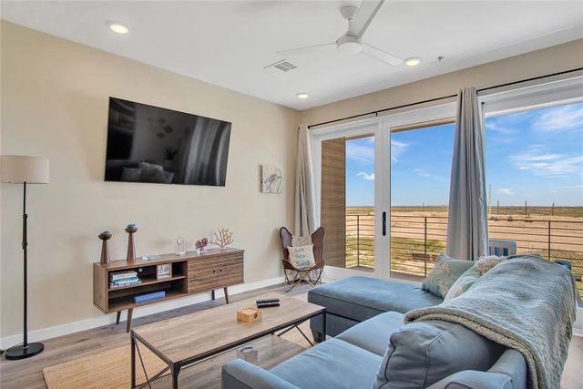 630 Center Square W 303, Port Aransas, TX 78373