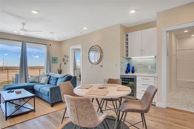 630 Center Square W 303, Port Aransas, TX 78373