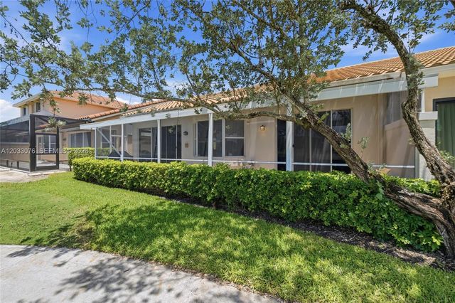 8141 Sandpiper Way, West Palm Beach, FL 33412