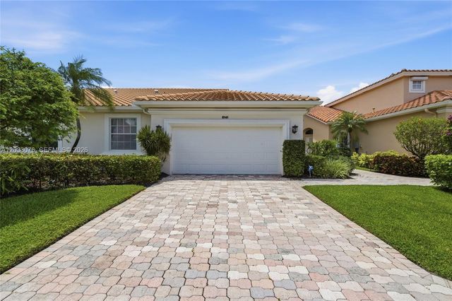 8141 Sandpiper Way, West Palm Beach, FL 33412