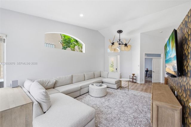8141 Sandpiper Way, West Palm Beach, FL 33412