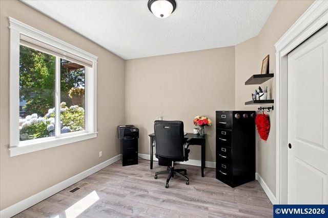 1523 E Jefferson St, Stayton, OR 97383