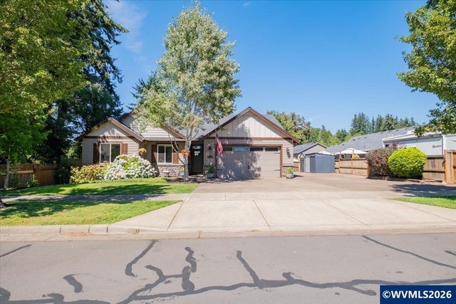 1523 E Jefferson St, Stayton, OR 97383