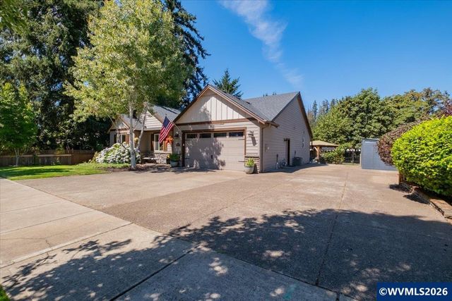 1523 E Jefferson St, Stayton, OR 97383