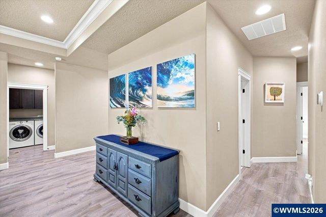 1523 E Jefferson St, Stayton, OR 97383