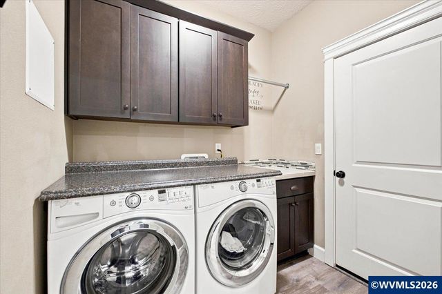 1523 E Jefferson St, Stayton, OR 97383