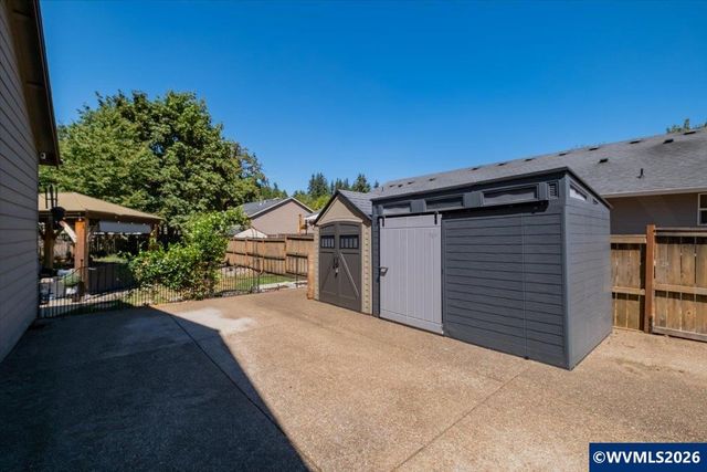 1523 E Jefferson St, Stayton, OR 97383