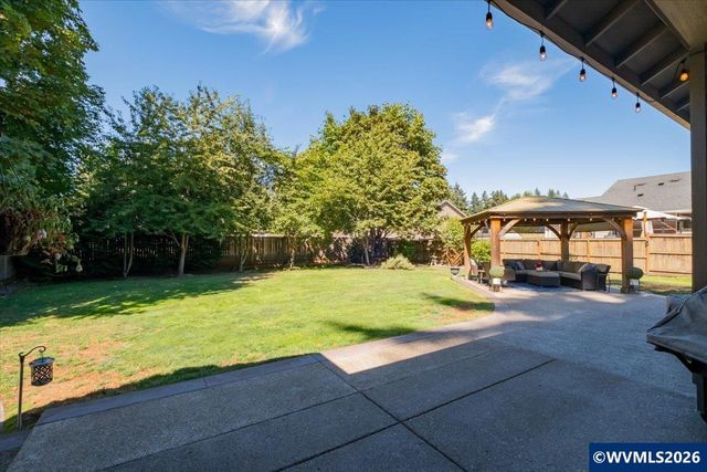 1523 E Jefferson St, Stayton, OR 97383