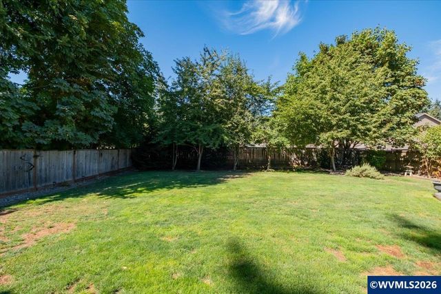 1523 E Jefferson St, Stayton, OR 97383