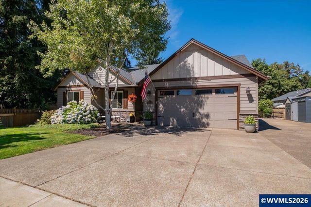1523 E Jefferson St, Stayton, OR 97383