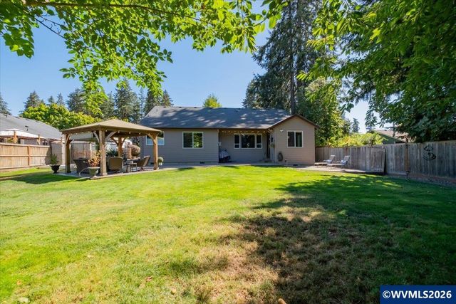 1523 E Jefferson St, Stayton, OR 97383