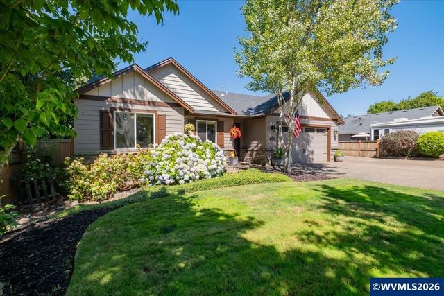 1523 E Jefferson St, Stayton, OR 97383