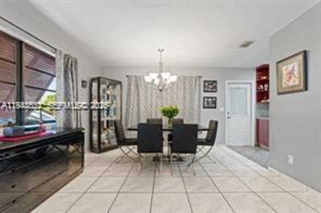 21321 NE 25th Ct, Miami, FL 33180