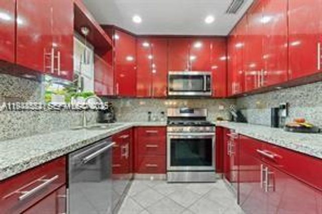 21321 NE 25th Ct, Miami, FL 33180