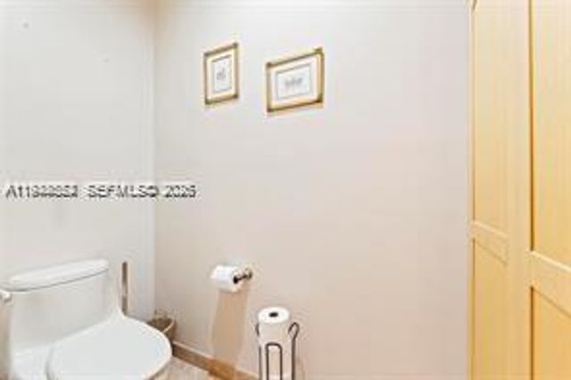 21321 NE 25th Ct, Miami, FL 33180