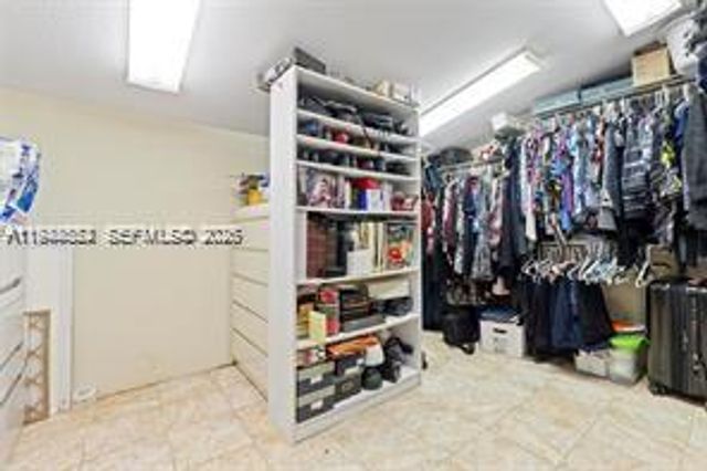 21321 NE 25th Ct, Miami, FL 33180