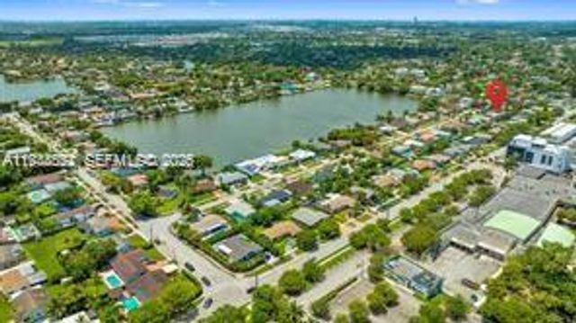 21321 NE 25th Ct, Miami, FL 33180